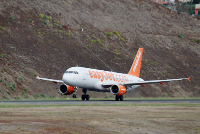 Oktober 2015 | G-EZTH | Airbus A320-214 | easyJet| Flughafen Funchal (LPMA)