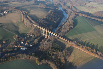 November 2018 | G&ouml;hrener Br&uuml;cke im Tal der Zwickauer Mulde mit M&uuml;ndung der Chemnitz