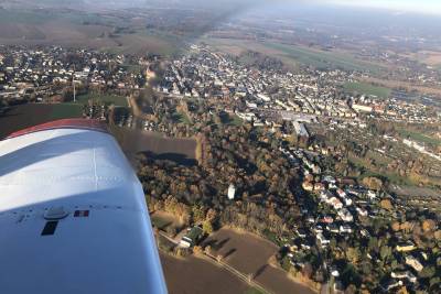 November 2025 | Burgst&auml;dt, Wettinhain mit Taurasteinturm